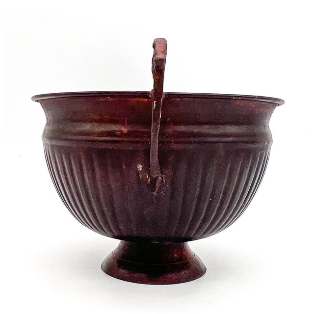 Brown Vintage Metal Footed Trophy Urn Bowl With Fluted Body & Scroll Handles – Neoclassical / Traditional For Sale - Image 8 of 10