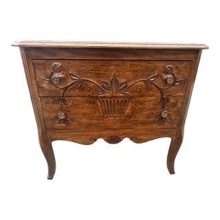 Davis Cabinet Company Carved Oak Italian or French Provincial End Table or Nightstand - Vintage Late 20th Century For Sale