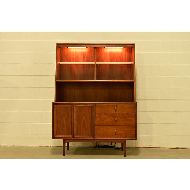 Kipp Stewart for Drexel Declaration Mid-Century Modern Walnut Lighted Breakfront or Bar Cabinet, 1960s For Sale - Image 13 of 18