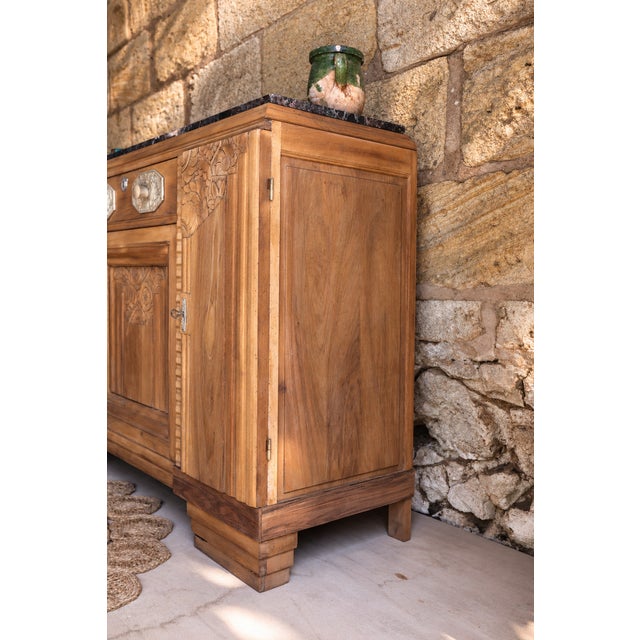 Rustic Art Deco Walnut Buffet with Carved Decorations and Black Marble Top, 1930s For Sale - Image 3 of 10