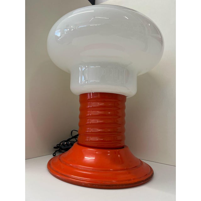Large vintage lamp from the 1970s, "Space Age" style. Metal base, mushroom-shaped head in Murano opal glass. 1 working...