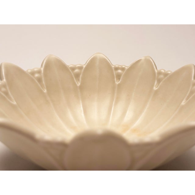 Ceramic 1936 Rookwood Cream Sunflower Bowl 6424 For Sale - Image 7 of 12