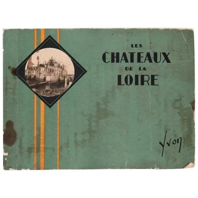 Paper Vintage Les Chateaux de la Loire by Jean-M. Schweitzer Illustrated Album For Sale - Image 7 of 7