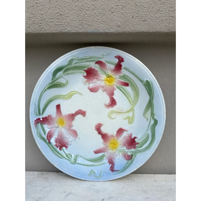 French Majolica Orchid Plate Saint Clement, Circa 1900 For Sale - Image 4 of 4