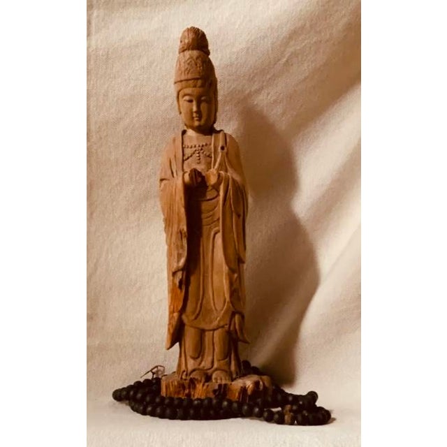 19th Century Hand-Carved Cypress Guanyin Buddhist Goddess of Mercy Sculpture With Prayer Beads For Sale - Image 16 of 17