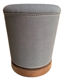 Example of Adriana Hoyos Seating