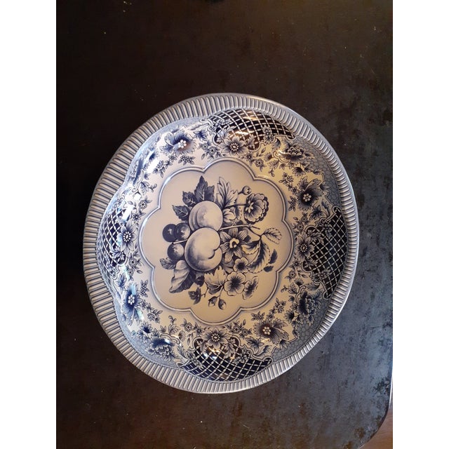 1971 Daher Made in England Enamel Transferware Bowl For Sale - Image 4 of 5