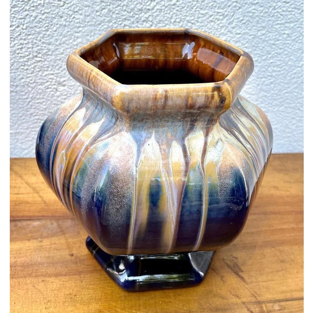 Brilliant handmade hand-glazed Art Nouveau planter jardinière, 1930. Stamp: Belgium Handmade and hand-glazed in brilliant...