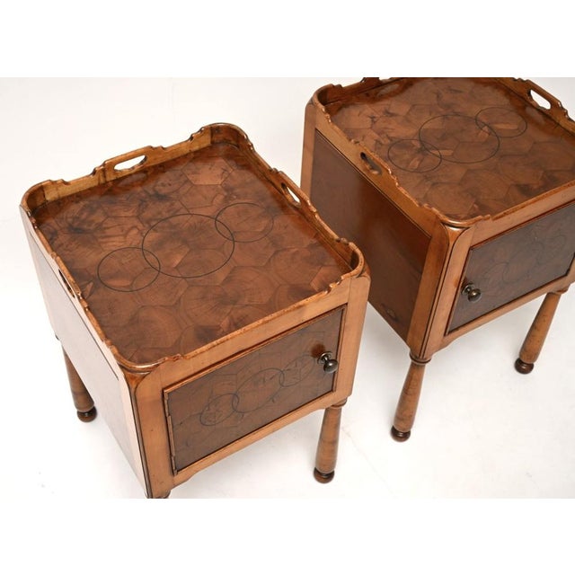Vintage Georgian Style Yew Wood Oyster Veneer Nightstands, 1930, Set of 2 For Sale - Image 6 of 11