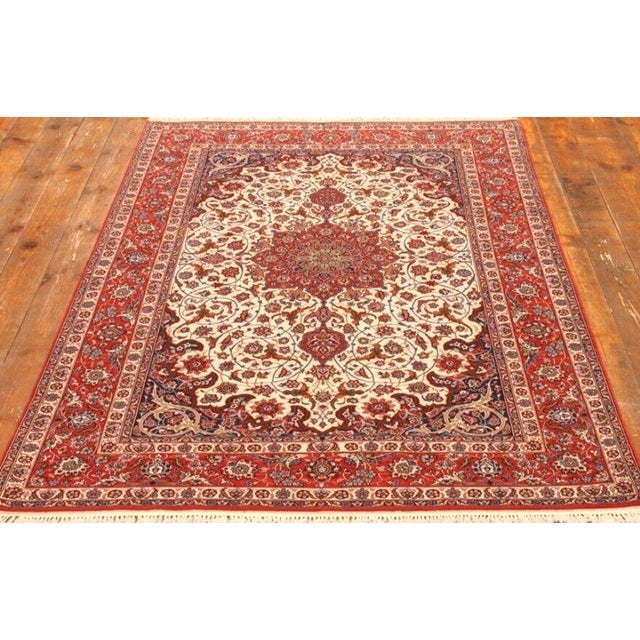 Middle Eastern Rug in Wool For Sale - Image 5 of 10