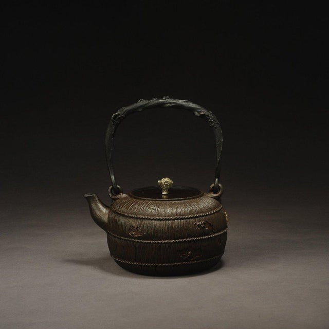 Dark Gray Mid 20th Century Tetsubin traditional kettle Japan, early Showa period For Sale - Image 8 of 12