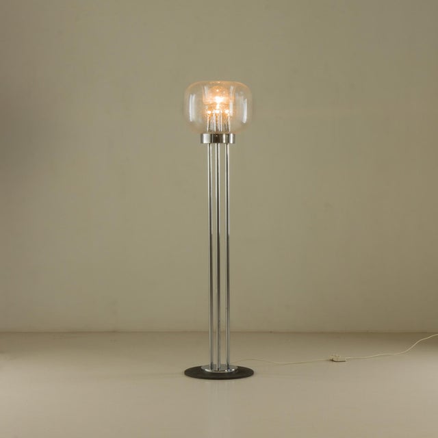 Italian Murano Glass Floor Lamp attributed to Toni Zuccheri, 1970s For Sale - Image 3 of 14