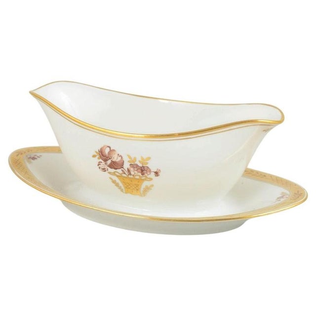 1960s Porcelain Golden Basket Sauce Boat from Royal Copenhagen, 1964 For Sale - Image 5 of 5