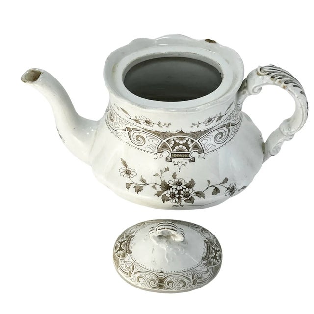 Late 19th Century Late 19th Century English Porcelain Teapot by Henry Alcock For Sale - Image 5 of 11