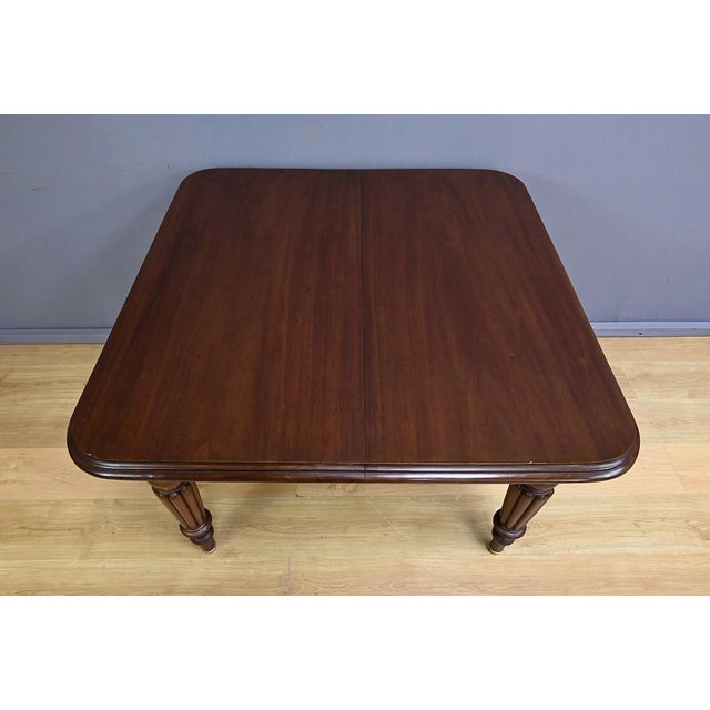 Victorian Mahogany Extendable Table, England, Late 19th Century For Sale - Image 6 of 18