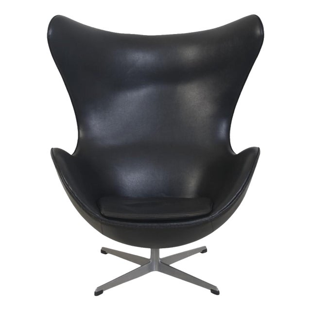 Vintage Egg Chair in Black Leather by Arne Jacobsen, 1963 For Sale