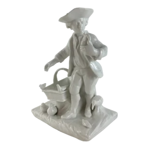 19th Century Porcelain Furstenberg Figurine of a Gentleman With Birds