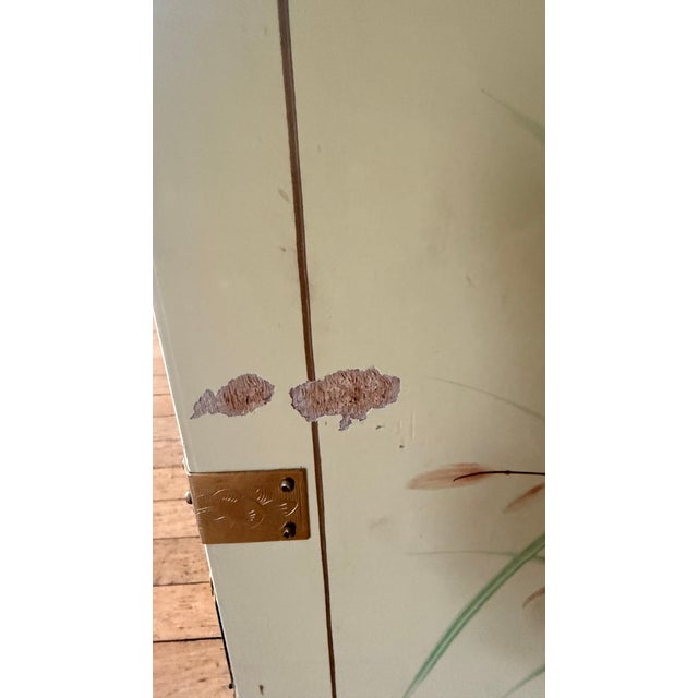 Cream Vintage Chinoiserie Lacquered Nightstands – Pair With Brass Hardware & Hand-Painted Detail For Sale - Image 8 of 10