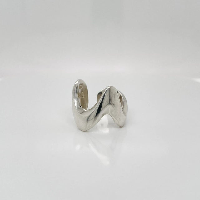 A fine Georg Jensen ring. In sterling silver. Model No. A 77C. Designed by Ole Ishøj Simply a great Jensen ring! Date:...