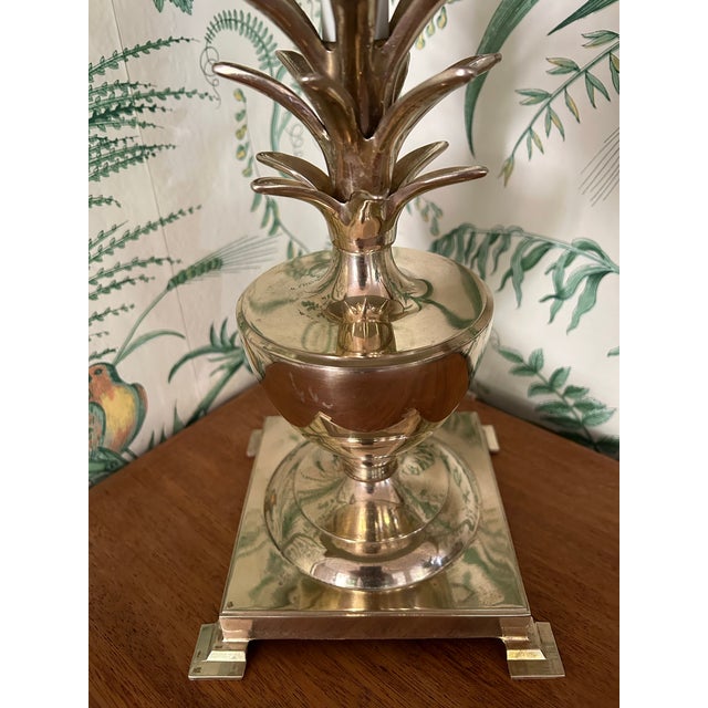 English 1990’s Hollywood Regency Brass Urn Pineapple Lamp With Paw Foot Base For Sale - Image 3 of 10