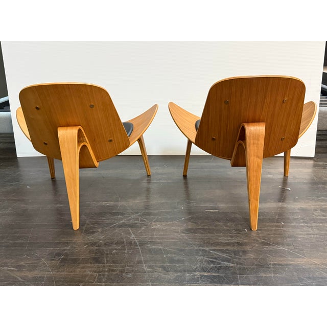 2010s Wegner Style Ch07 Shell Chairs, Pair For Sale - Image 5 of 12