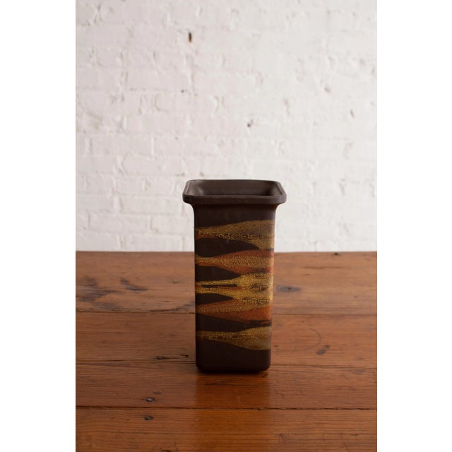 Haeger Royal Haeger “Earth Wrap” Geometric Form Vase For Sale - Image 4 of 11
