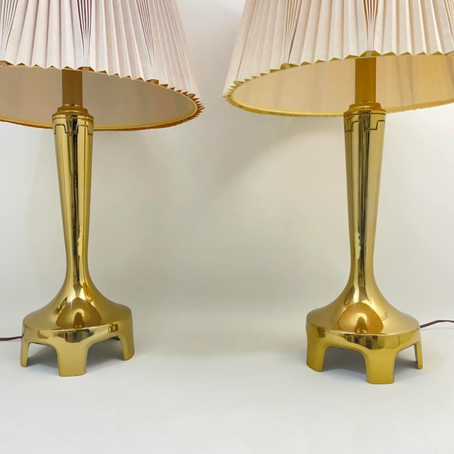 Vintage Laurel Lamp Co lamps circa late 1970s- early 1980s Brass base footed lamp pair with meander (greek key) detail...