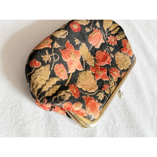 Vintage Mid-Century Modern Japanese Floral Brocade Kiss-Lock Coin Purse For Sale In New York - Image 6 of 7