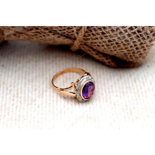 Gold Ring with Diamonds For Sale - Image 4 of 7