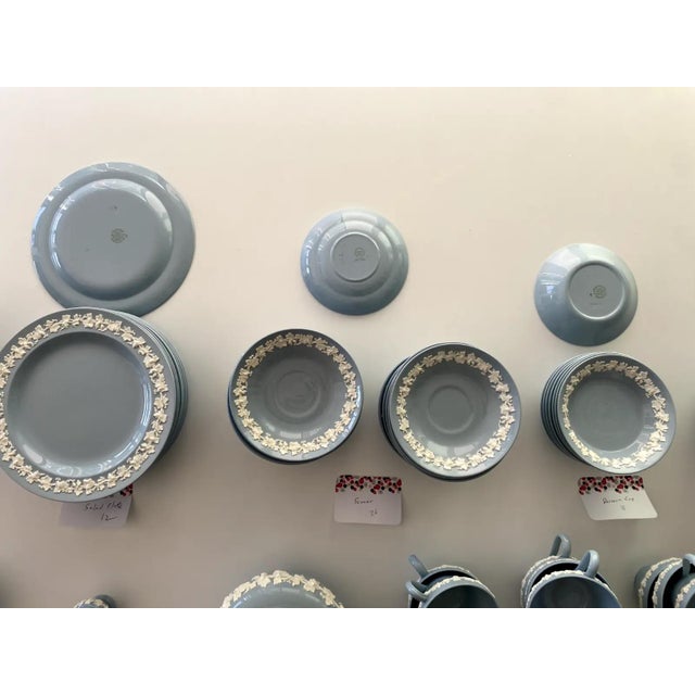 American 1950s Wedgwood Queensware Dinnerware Set- 96 Pieces For Sale - Image 3 of 7
