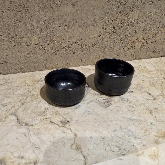 1980s Glazed Black Seto Art Pottery Matcha Tea Bowls For Sale In San Diego - Image 6 of 8