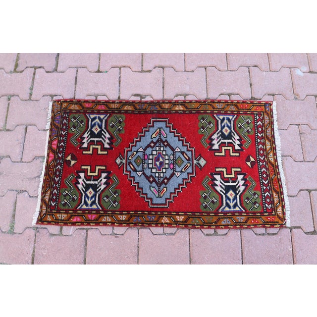 1960s Turkish Vintage Traditional Oushak Doormat Rug For Sale - Image 4 of 13