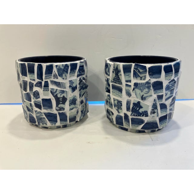 Chinese 21st Century Pair of Pique Assiette Jardineres With Canton Shards For Sale - Image 3 of 5