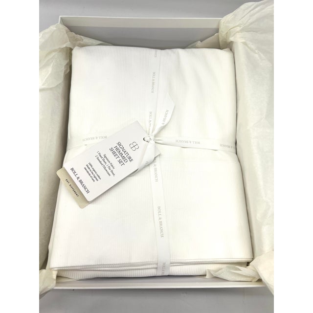 Brand New Boll & Branch Signature Hemmed Sheet Set – Queen – 100% Organic Cotton For Sale - Image 4 of 9