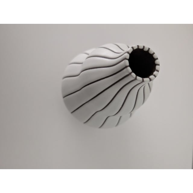 Jonathan Adler Jonathan Adler Brown Lined Vase For Sale - Image 4 of 5