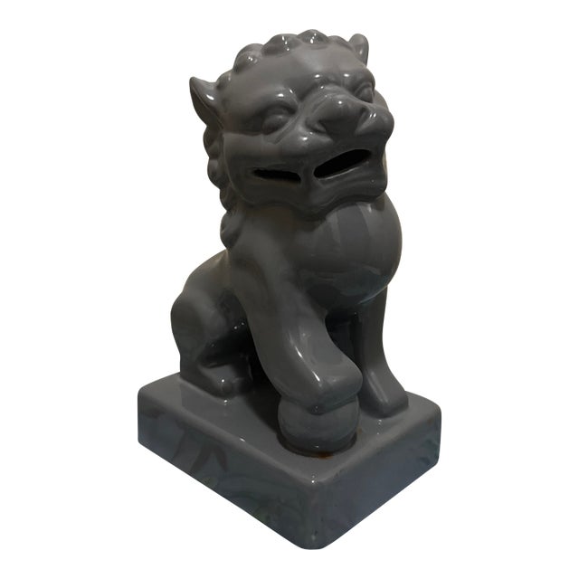 1990s Glossy Grey Ceramic Chinese Foo Dog Statue For Sale