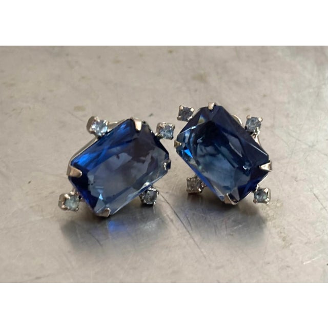 Mid-Century Modern 1950s Blue Rhinestone/Silver Tone Jewelry Set W/ Necklace, Earrings & Bracelet For Sale - Image 3 of 7