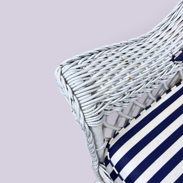 1920s Antique Bar Harbor Wicker Patio Set in White & Navy c.1920 For Sale - Image 5 of 12