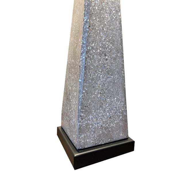Modern Mid-Century-Style Lamp, Made of Concrete and Pearlized Aggregates For Sale - Image 3 of 5
