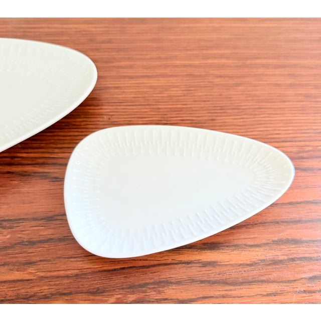 Small German Hutschenreuther Trays, 1960s, Set of 2 For Sale - Image 6 of 11
