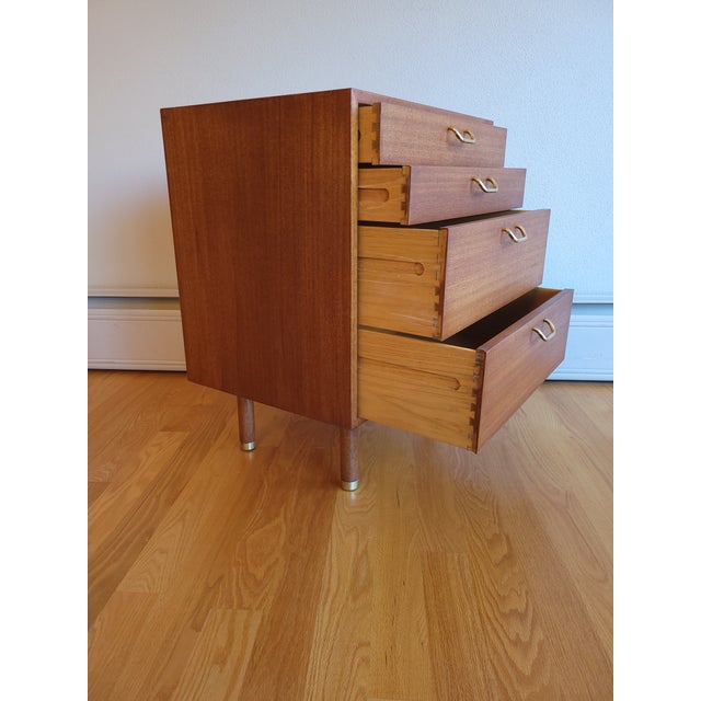 Harvey Probber 1960s Harvey Probber Mid Century Mahogany and Brass 4 Drawer Dresser Chest For Sale - Image 4 of 7