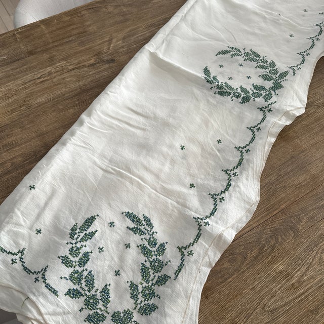 1930s Hand Embroidered French Linen Tablecloth For Sale - Image 5 of 7