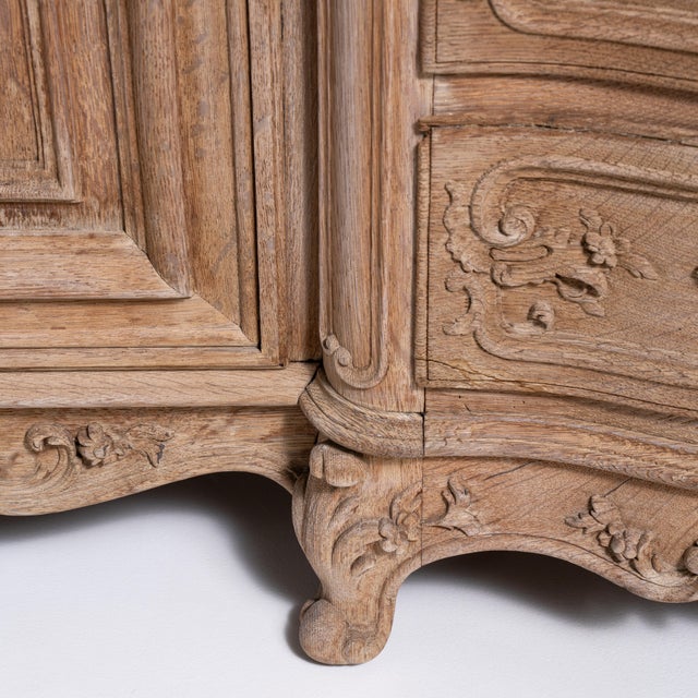 Top-Quality Pair of Louis XV Oak Buffets, Rococo Style, Belgium, Circa 1890 For Sale - Image 14 of 17
