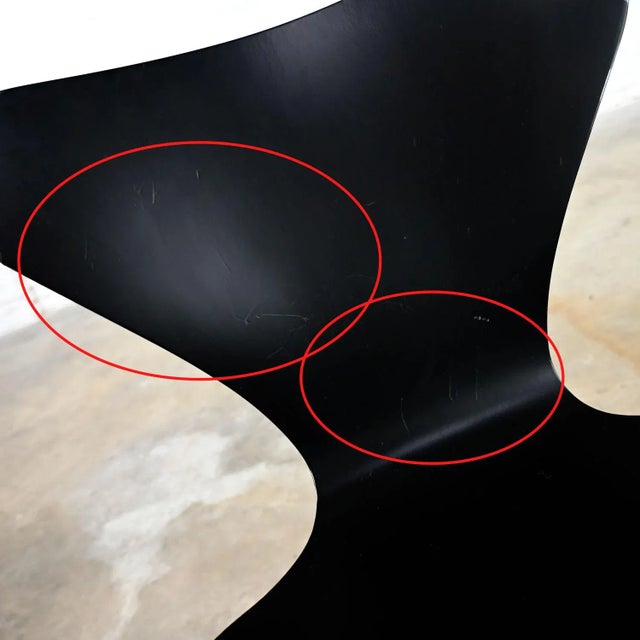 Scandinavian Modern Arne Jacobsen Series 7 Black & Chrome Office Chair by Fritz Hansen For Sale - Image 12 of 13