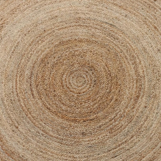 Handwoven Natural Jute Round Braided Area Rug With Scalloped Medallion Border For Sale - Image 11 of 12