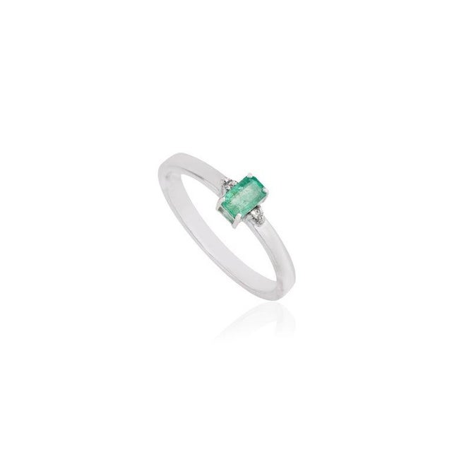 Green Classic Emerald & Diamond Solitaire Ring in 925 Sterling Silver - Size 7 For Sale - Image 8 of 11