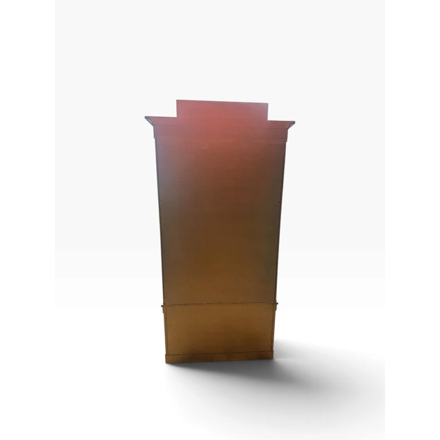 Attributed to Mastercraft Neoclassical Brass & Glass Illuminated Display Cabinet For Sale In Boston - Image 6 of 17