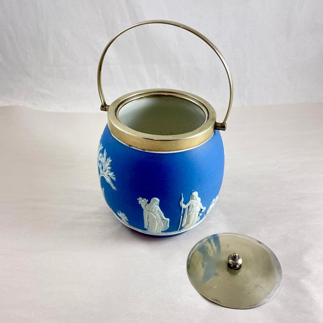 Early 20th Century Wedgwood Royal Blue Jasperware Biscuit Barrel For Sale - Image 5 of 12