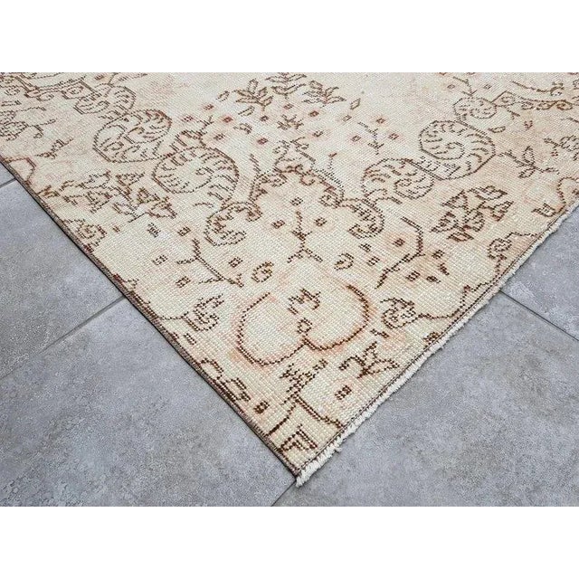 1960s 1960s Beige Handknotted Floor Wool Rug For Sale - Image 5 of 10