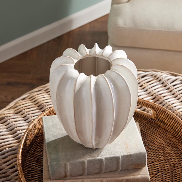 Blecklyn Vase For Sale In Chicago - Image 6 of 6